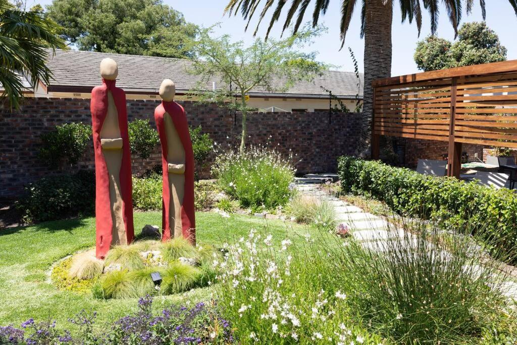 Garten Wohnung Mit Pool, 2 Schlafzimmer Cidade Do Cabo Exterior foto