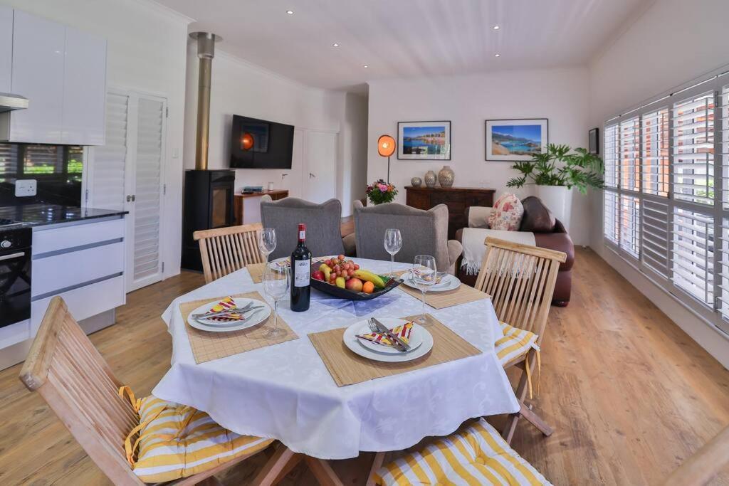 Garten Wohnung Mit Pool, 2 Schlafzimmer Cidade Do Cabo Exterior foto